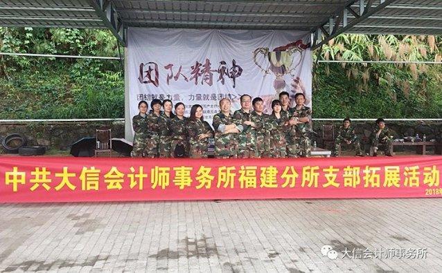 逃离灰色调房屋