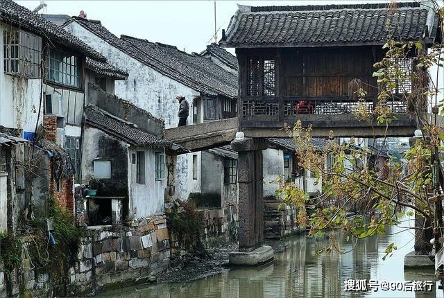 河谷冒险逃生